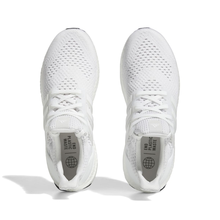 Triple white outlet ultra boost womens